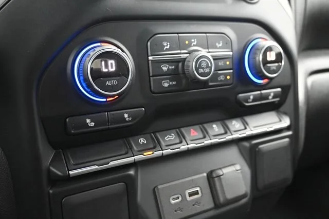 Used 2019 SHADOW GRAY METALLIC Chevrolet LT image 18