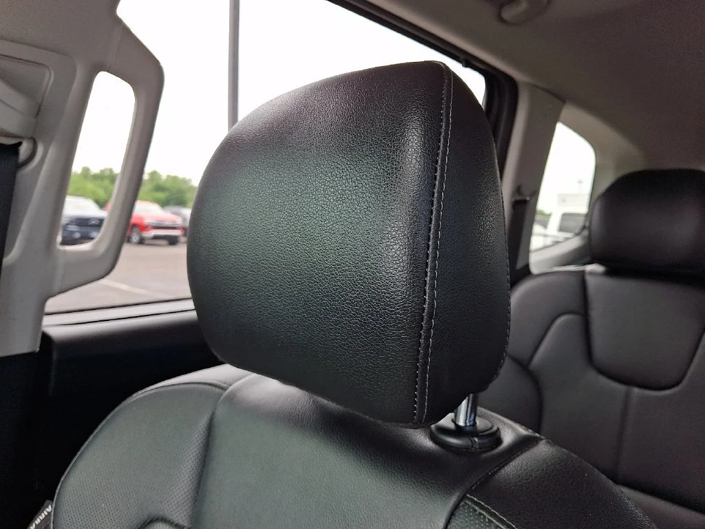 Used 2020 Gray Kia EX image 18