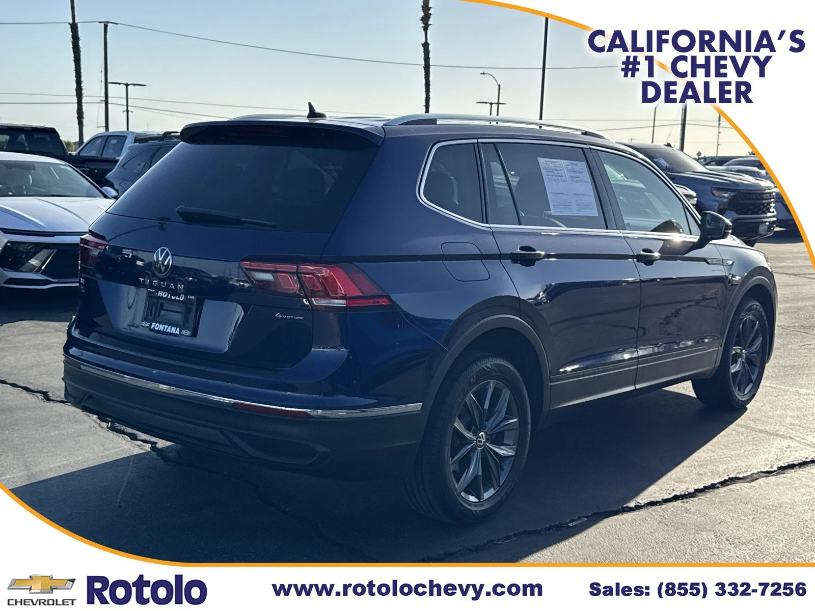 Used 2022 Blue Volkswagen SE image 6