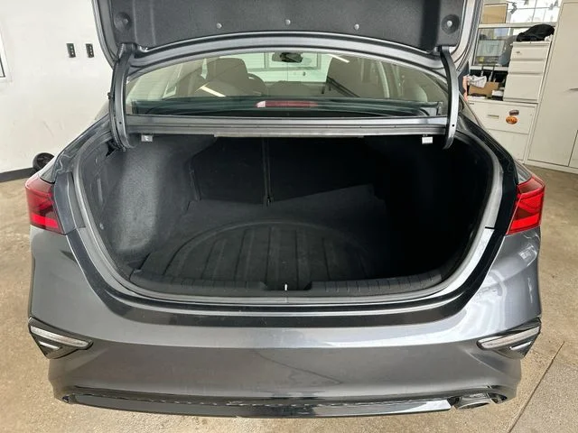 Used 2021 Gray Kia LXS image 21
