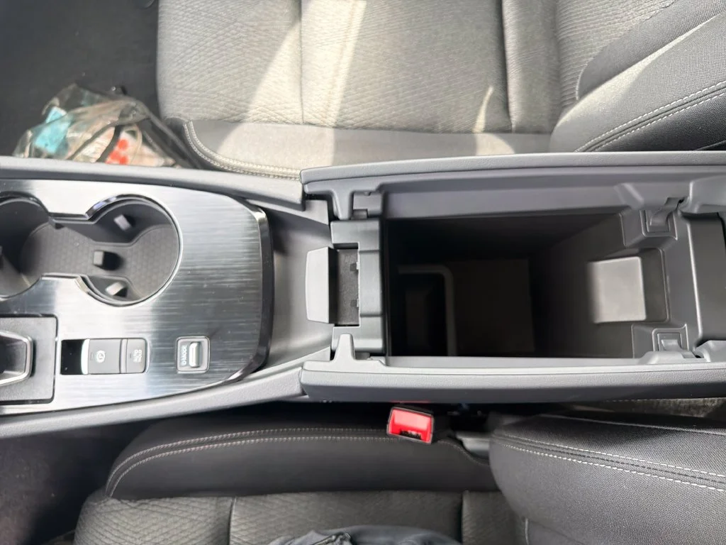 Used 2027  Nissan SV image 17
