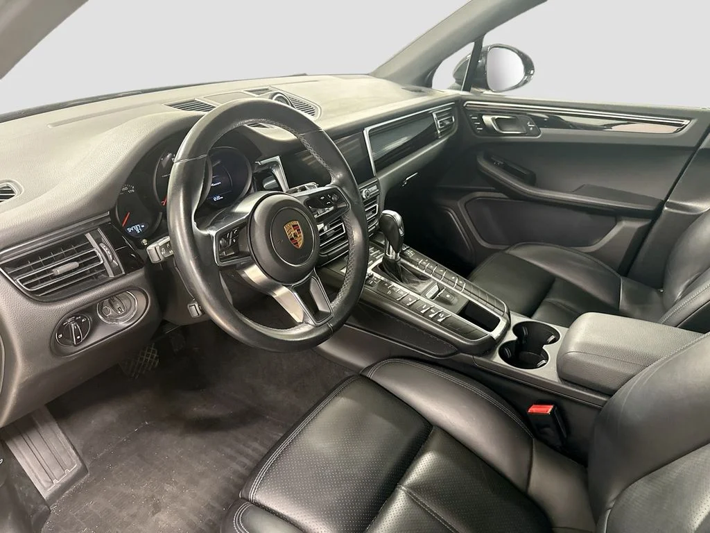Certified Used 2020 Black Porsche  image 4