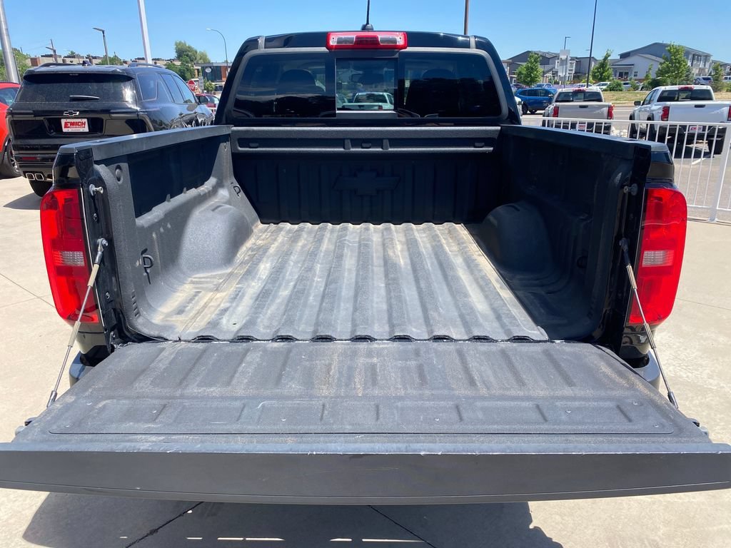 Used 2018 BLACK Chevrolet 4WD Z71 image 23