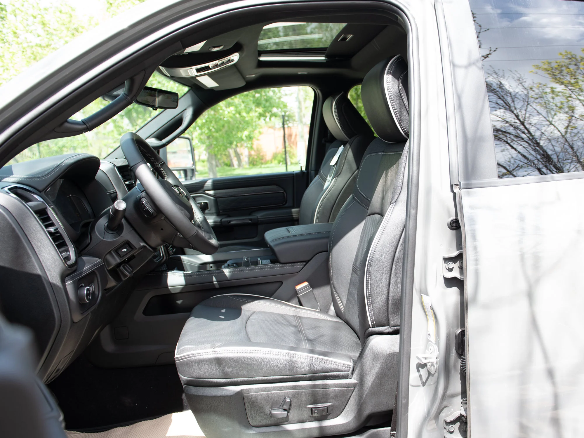 New 2026 Grey RAM Limited* image 21
