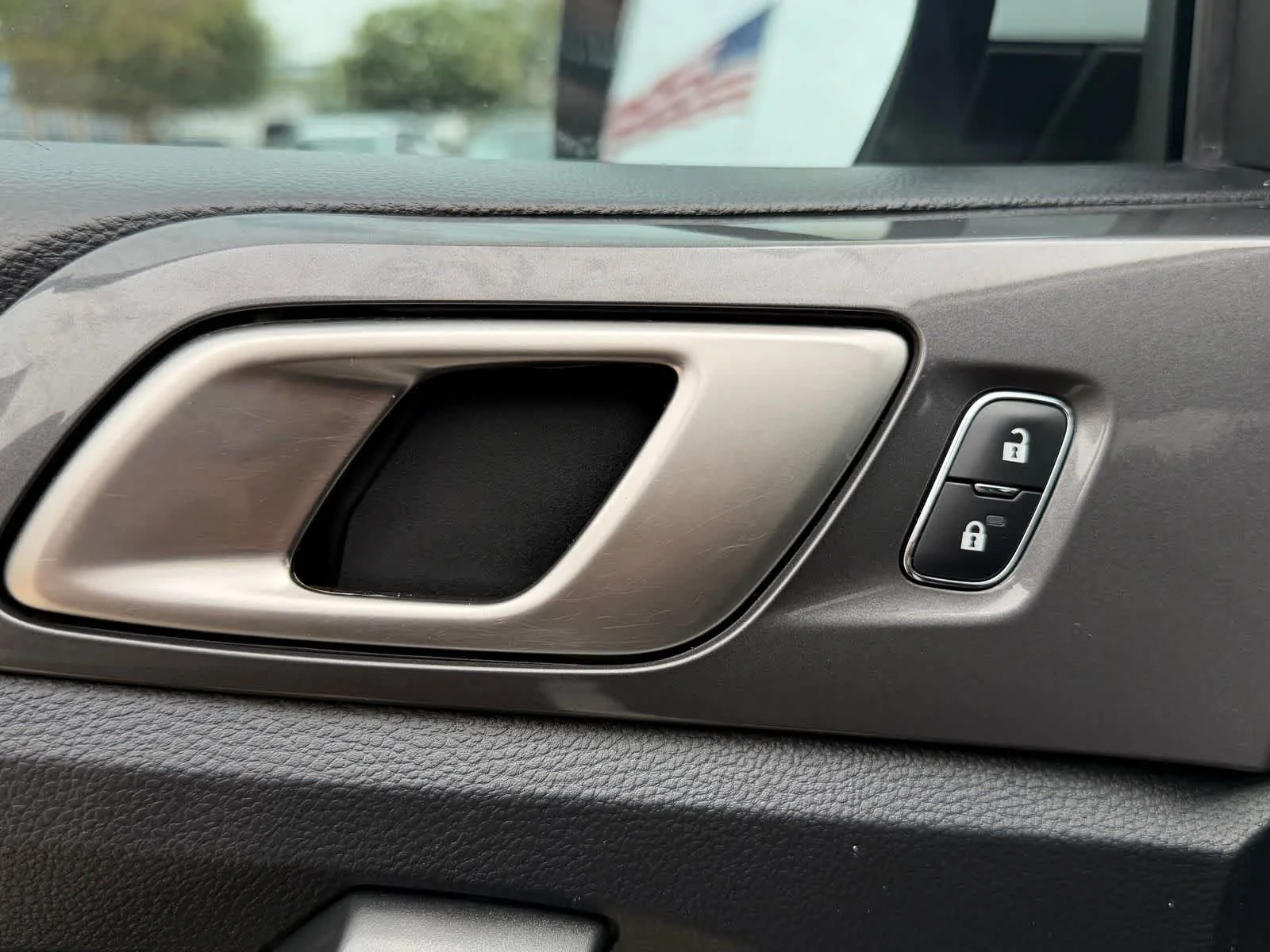 Used 2020 Oxford White Ford LARIAT image 15
