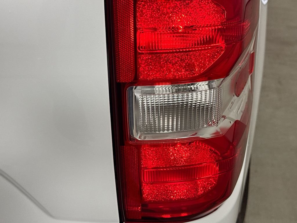 Used 2024 Oxford White Ford XL image 31