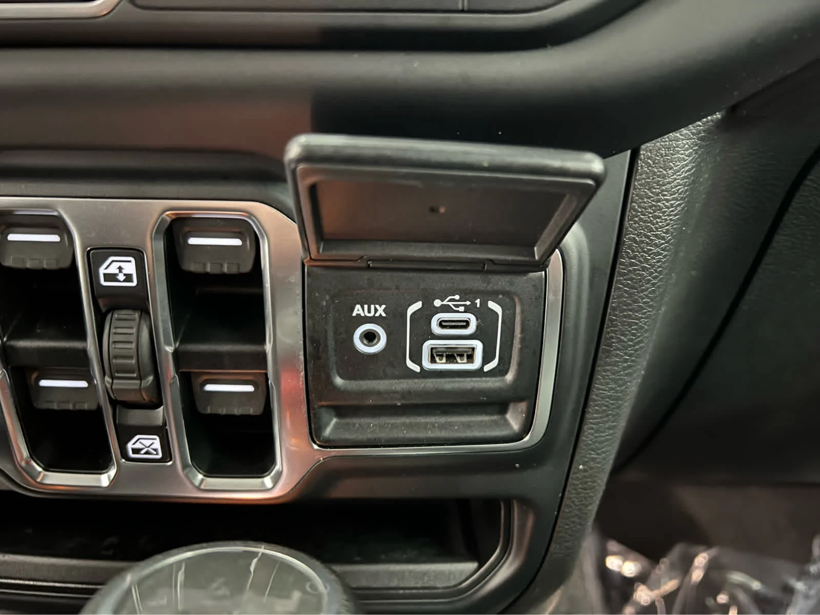 Used 2023 Bright White Clearcoat Jeep  image 22