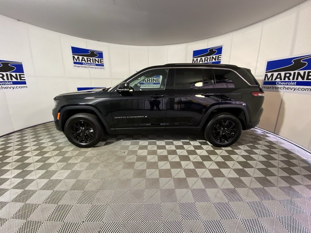 Used 2024 Black Jeep Limited 4x2 image 10