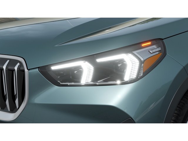New 2026 Cape York Green Metallic BMW xDrive28i image 6