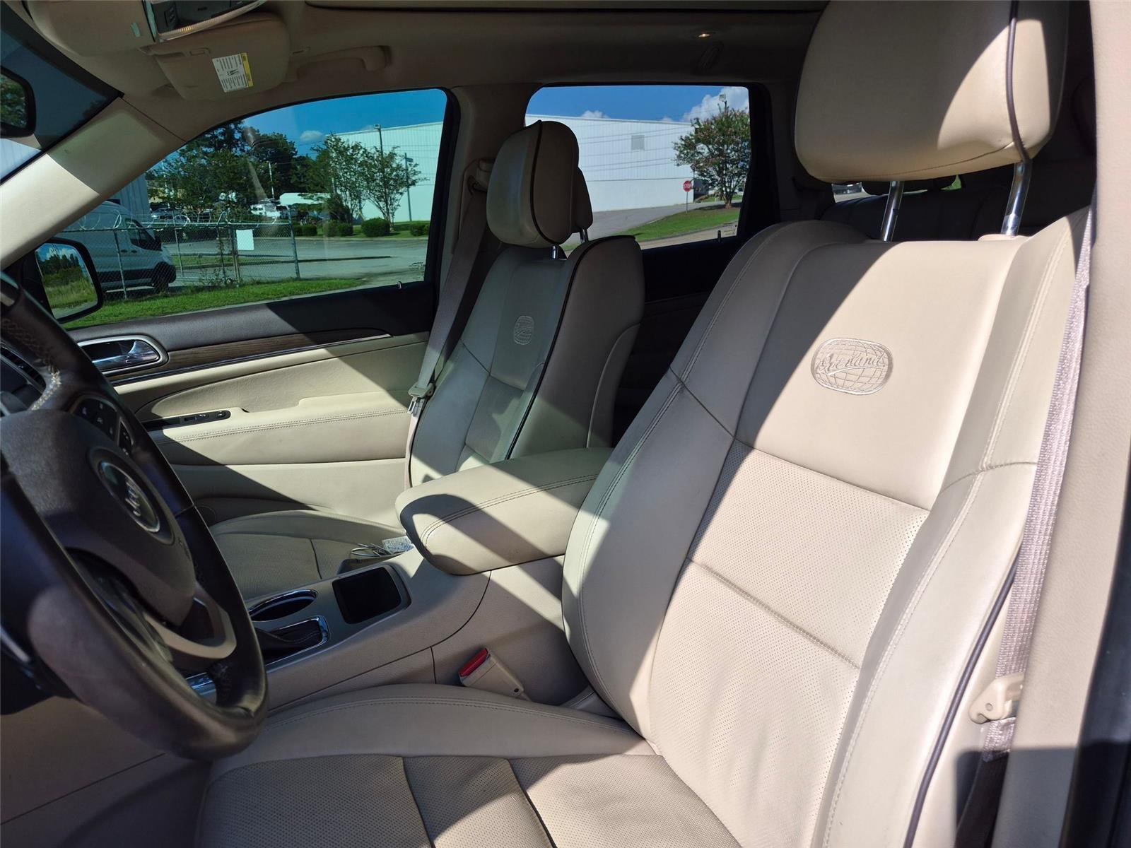 Used 2017 Walnut Brown Jeep Overland image 13