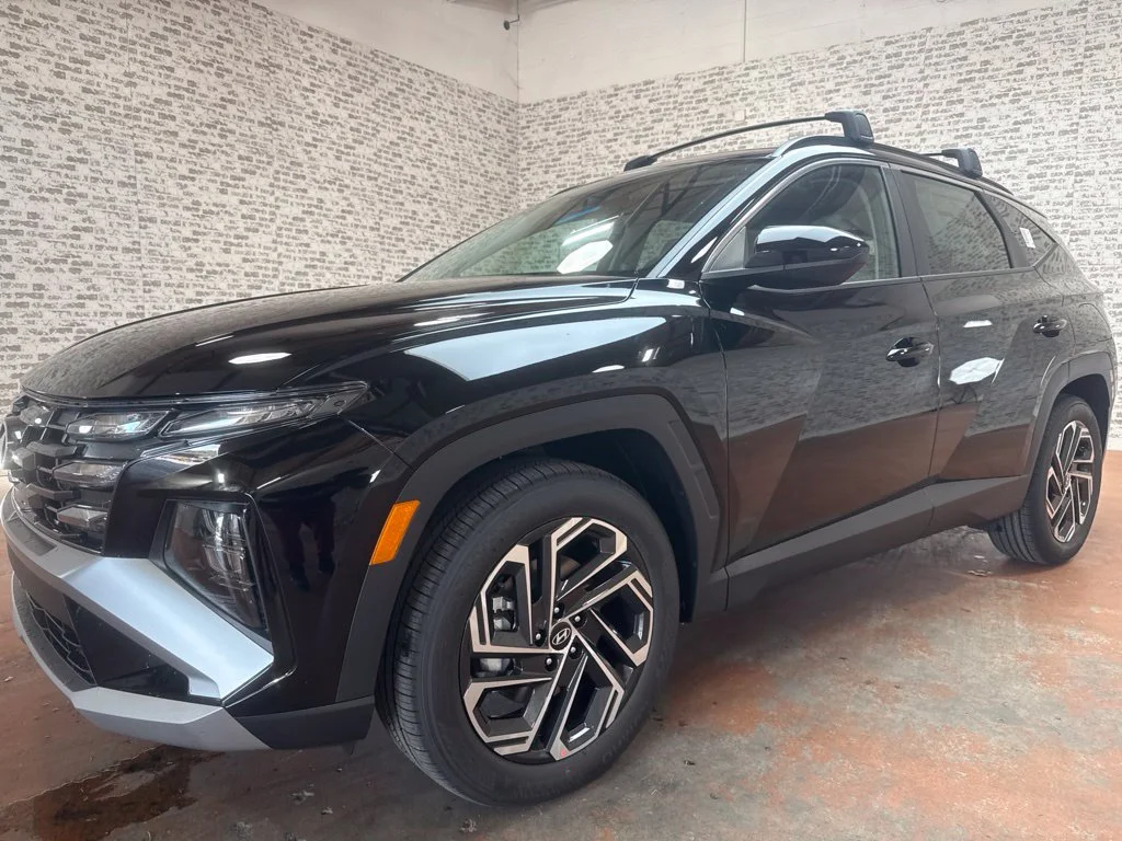 New 2026 Phantom Black Hyundai SEL Plus image 3