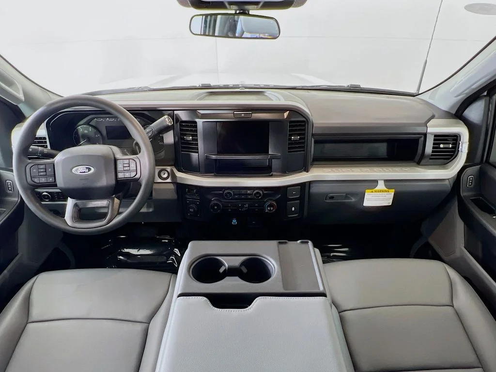 New 2026 Oxford White Ford XL image 7