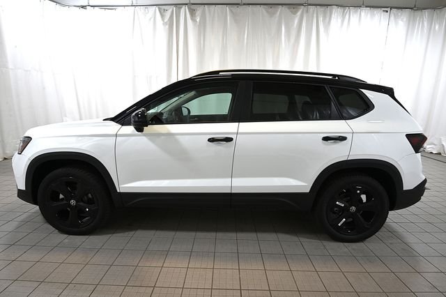 New 2026 White Volkswagen 1.5T SE Black image 9