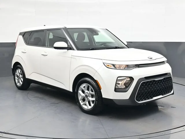 Used 2020 White Kia S image 2