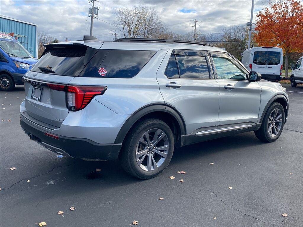 Used 2025 Iconic Silver Ford Active image 11