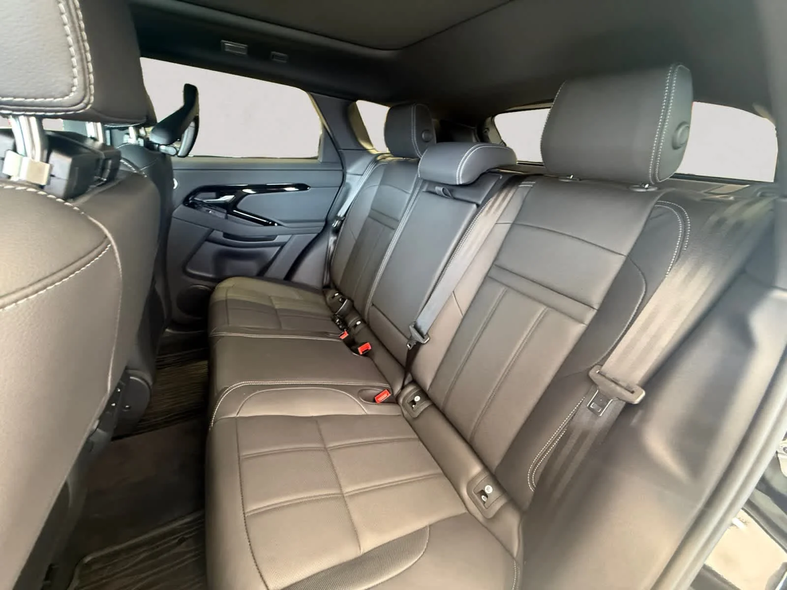New 2026 Santorini Black Land Rover Hoxton Edition image 13