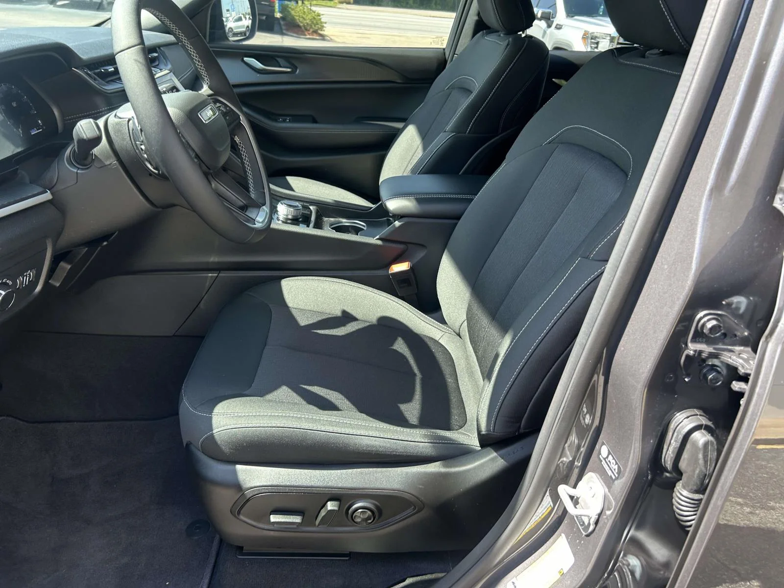 Used 2025 Gray Jeep Laredo 4x4 image 11