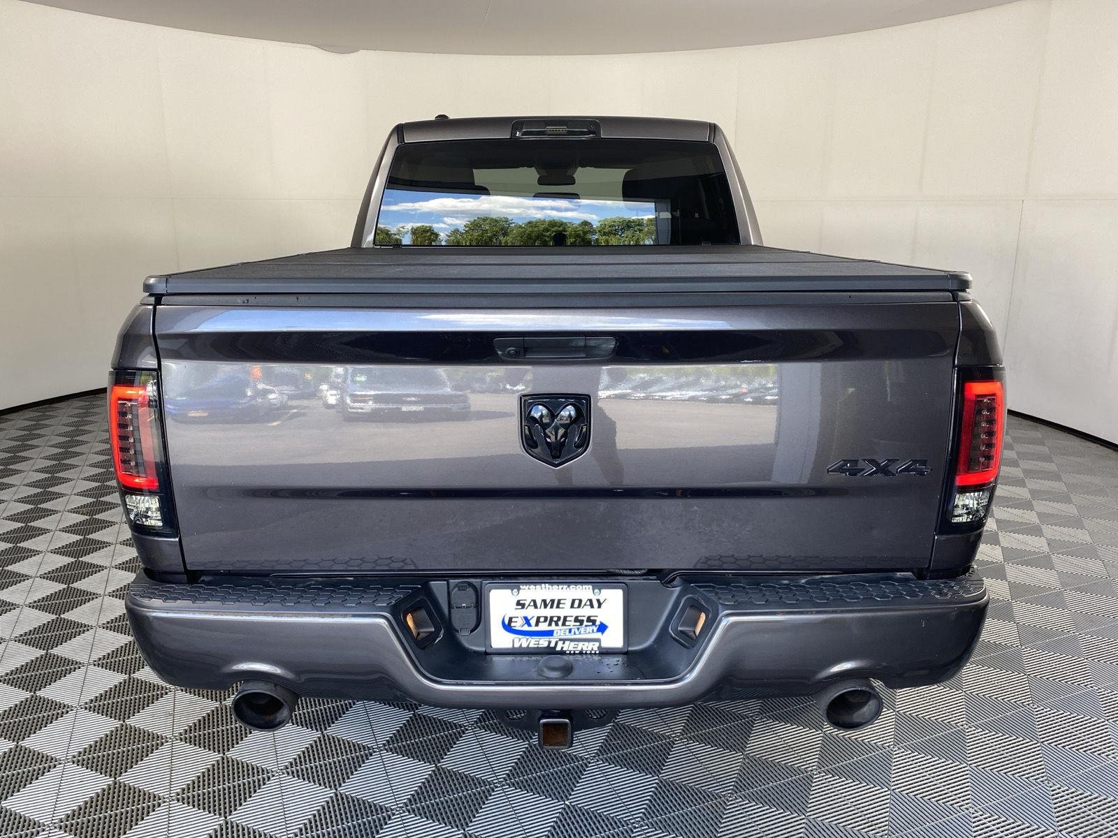 Used 2019 Granite Crystal Metallic Clearcoat Ram Express image 13