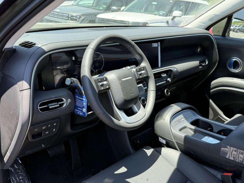 New 2026 Titan Green Hyundai SEL 8P image 2