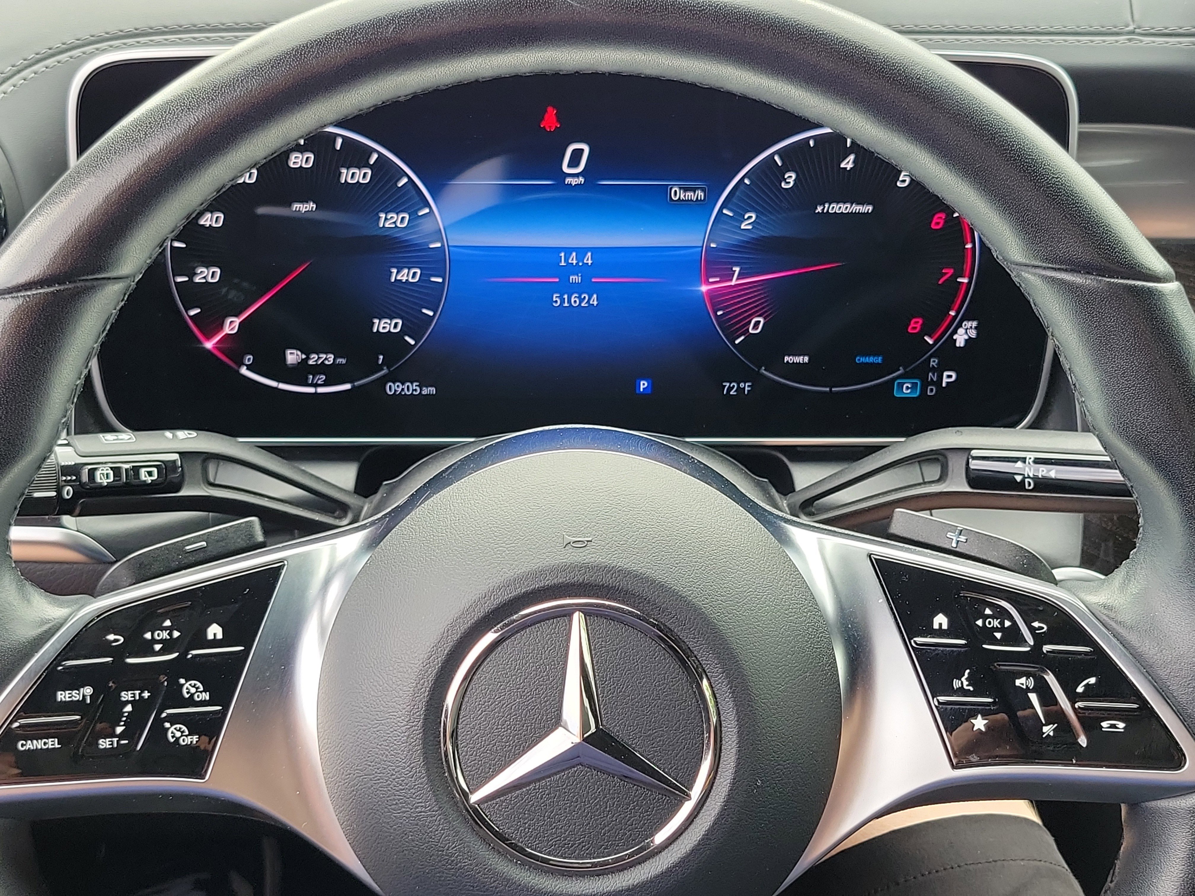 Used 2024 MANUFAKTUR Moonlight White Metallic Mercedes-Benz GLC 300 image 10