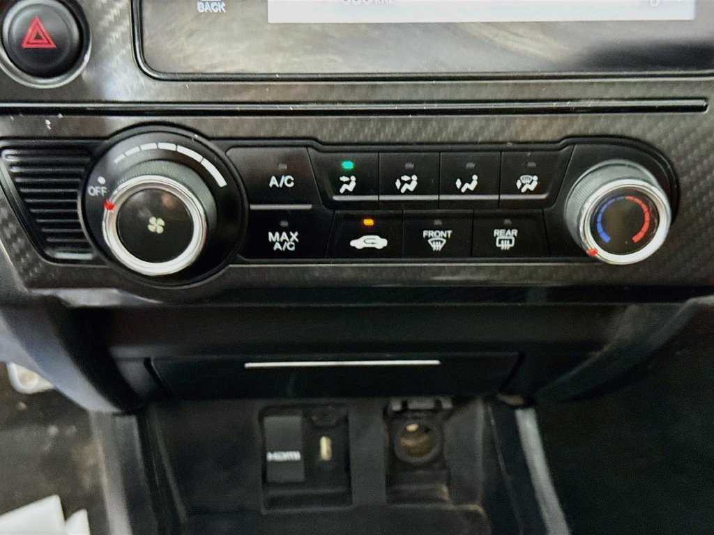 Used 2015 Crystal Black Pearl Honda Si image 17