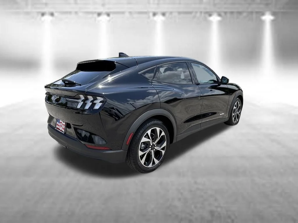 Certified Used 2024 Shadow Black Ford Select image 4
