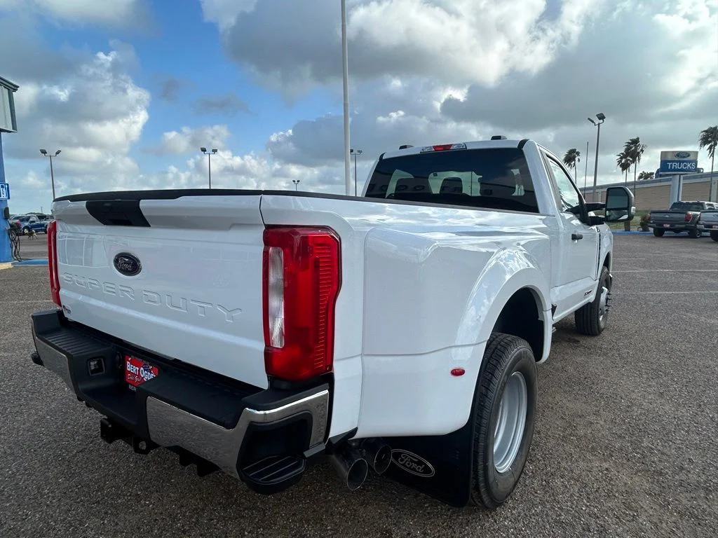 New 2026 Oxford White Ford F-350® XLT image 7
