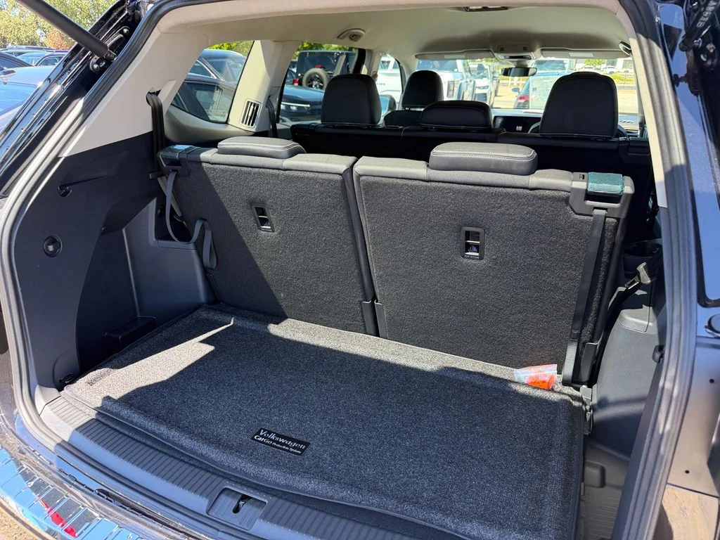New 2026 Deep Black Pearl Volkswagen 2.0T SE image 27