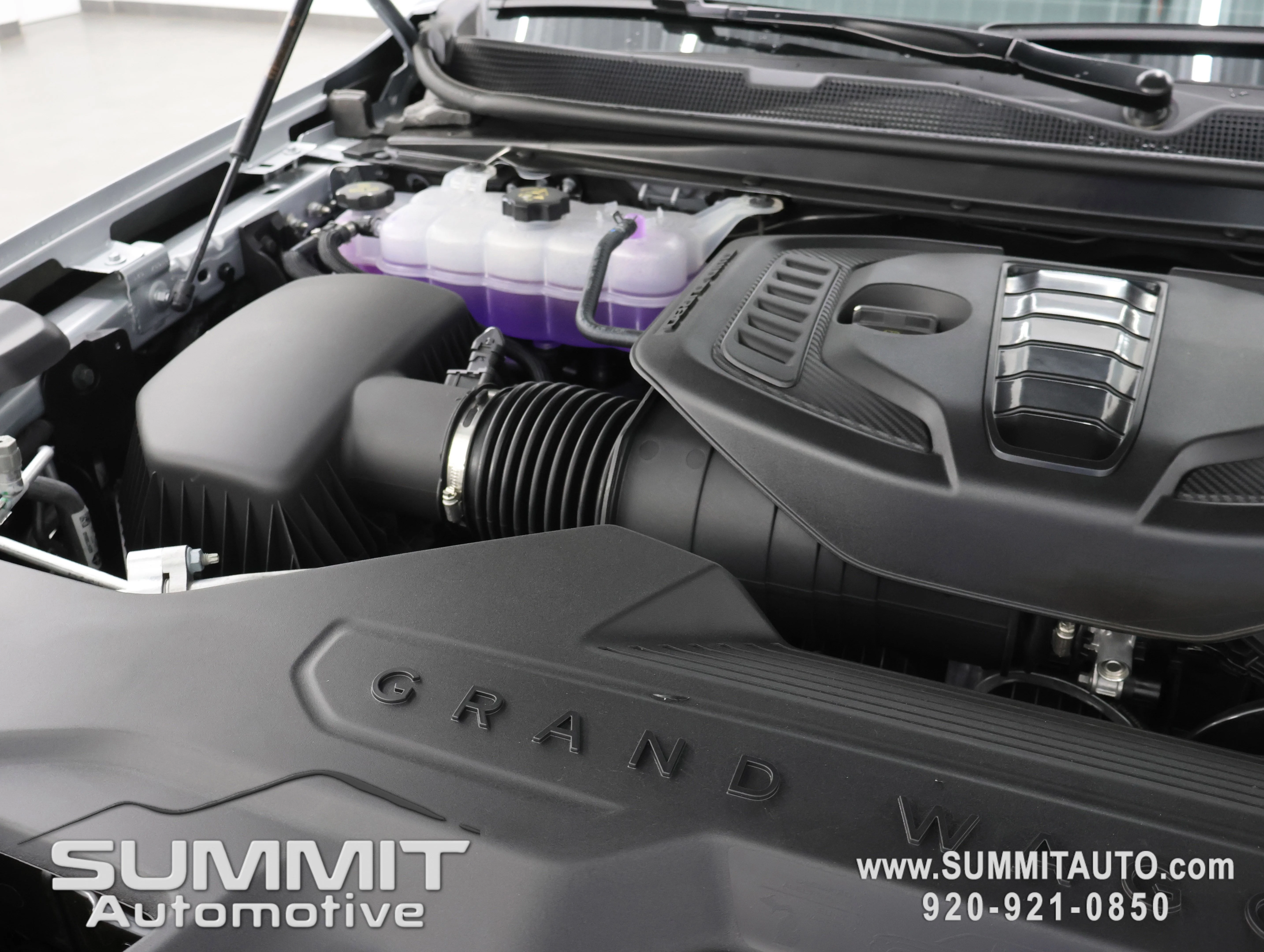 New 2026 Silver-Zynith Exterior Paint Jeep Summit Obsidian image 23