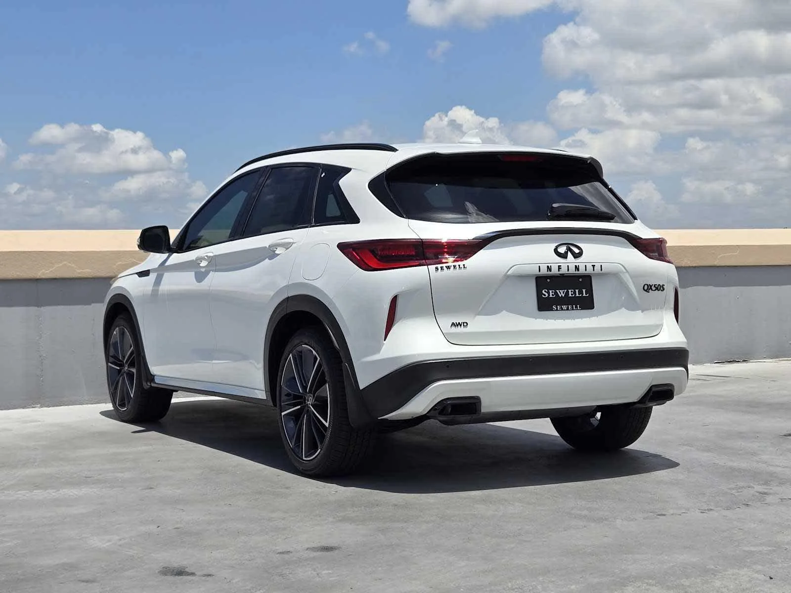 Certified Used 2025 Radiant White INFINITI SPORT image 5