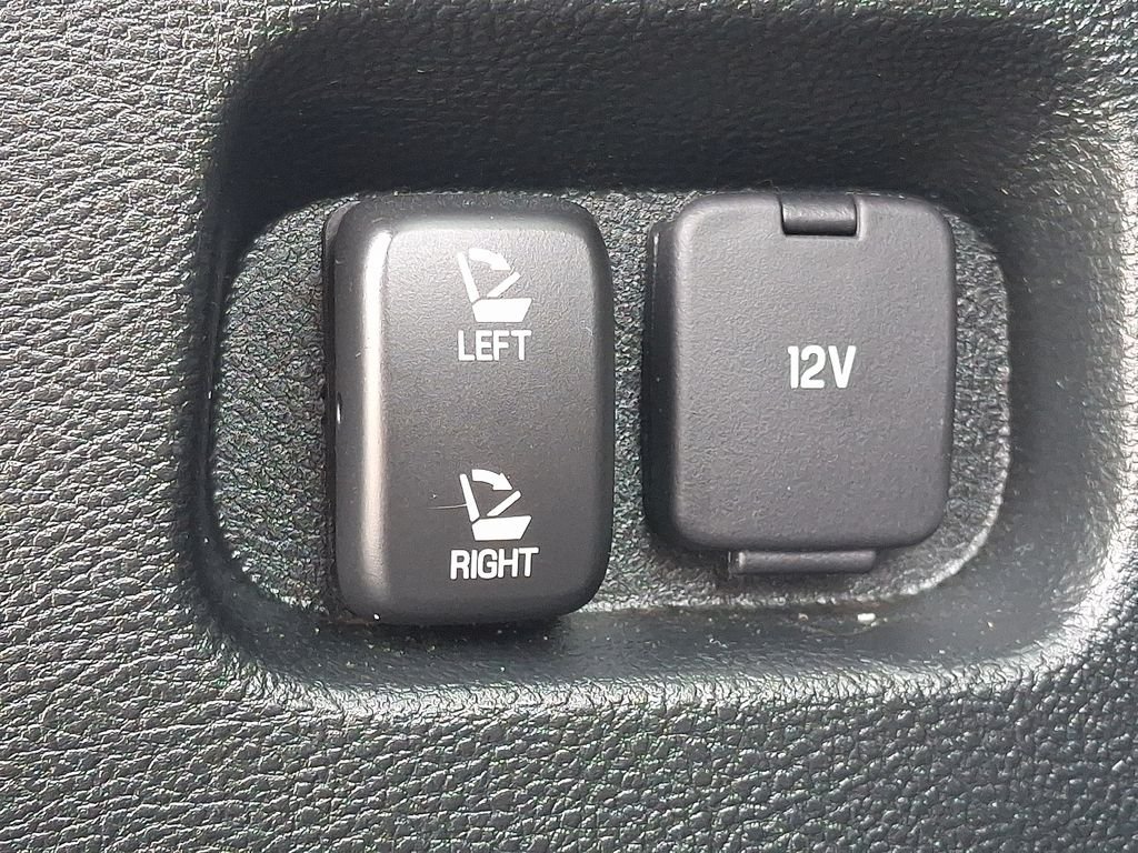 Used 2022  Ford SEL image 28