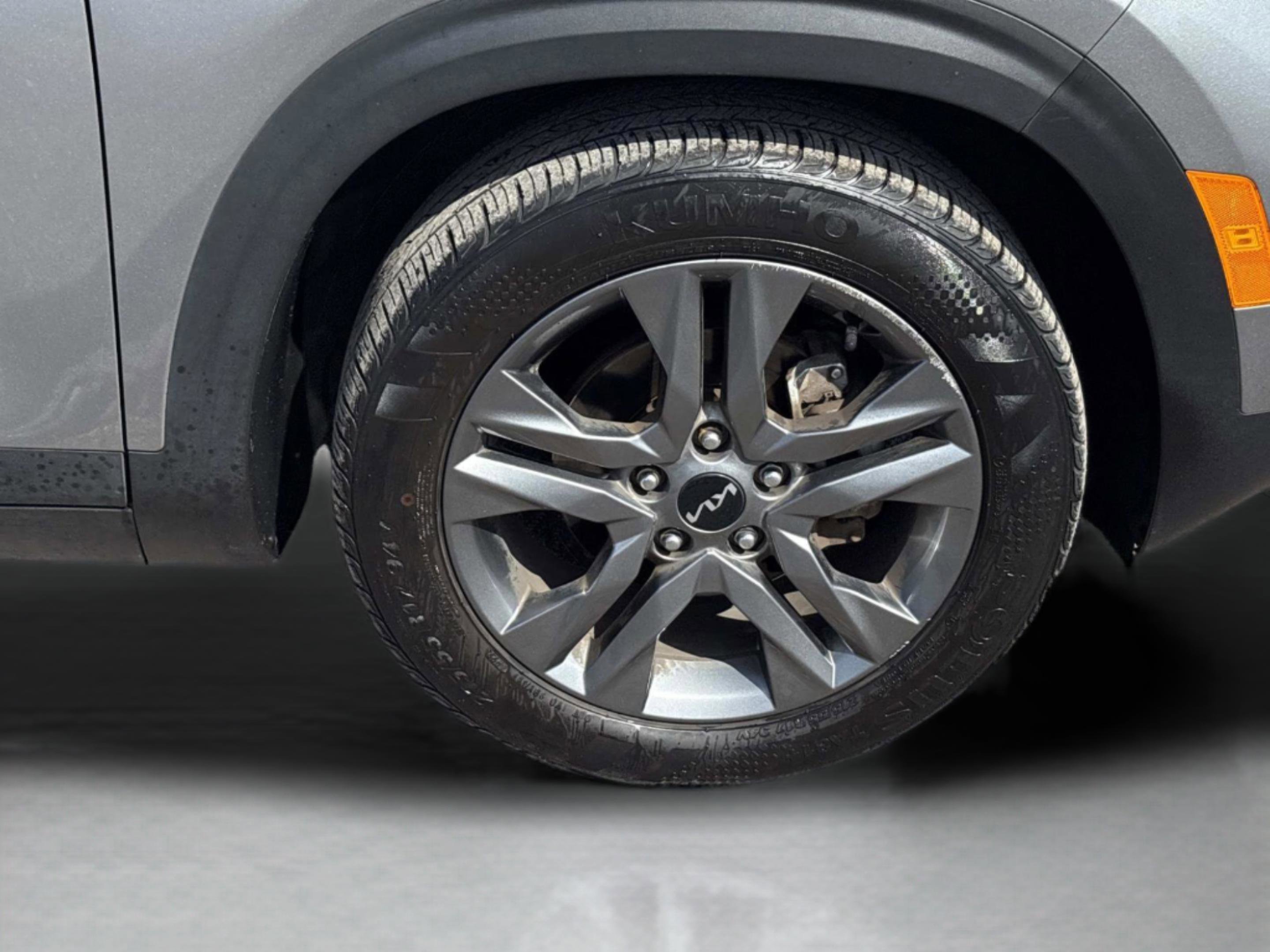 2023 Kia Seltos S - Photo 9