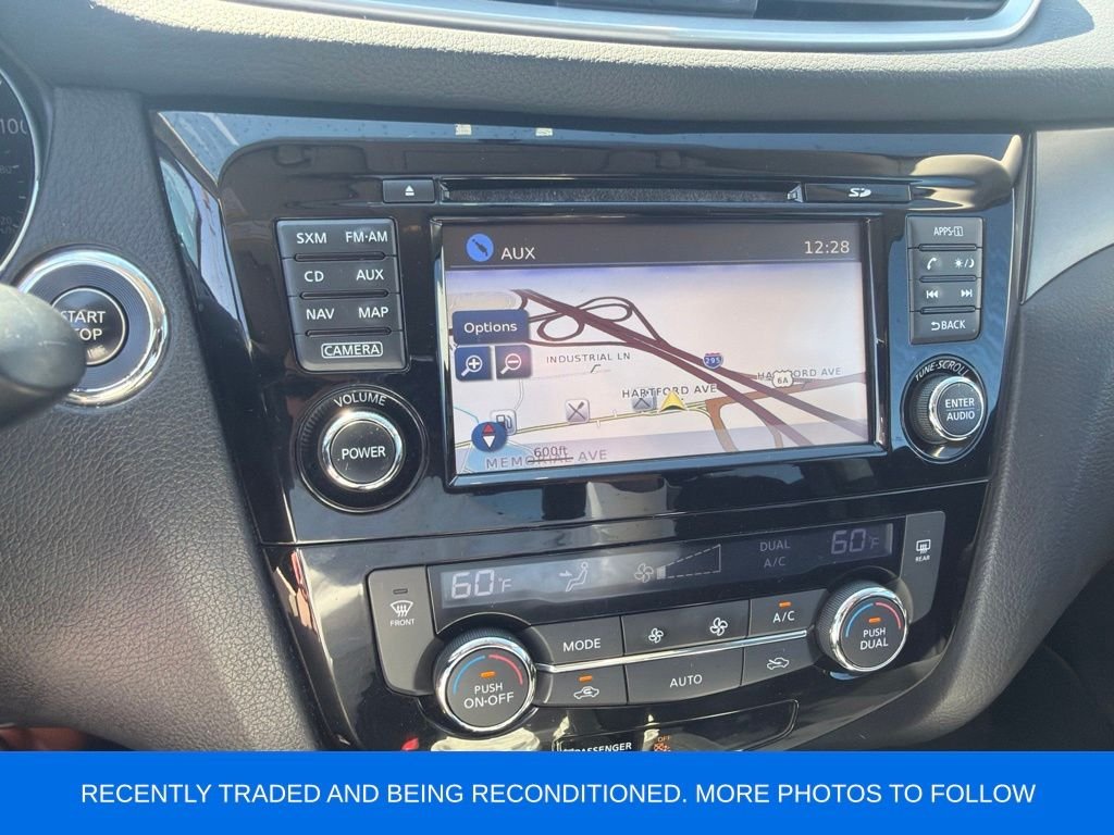 Used 2016 Cayenne Red Nissan SV image 3