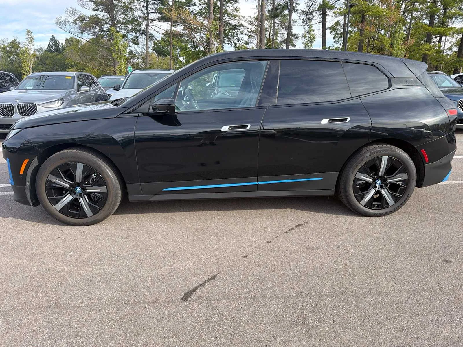 Certified Used 2024 Black Sapphire Metallic BMW xDrive50 image 3