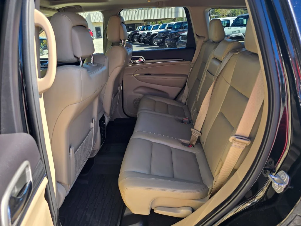 Used 2020 Black Jeep Limited image 10