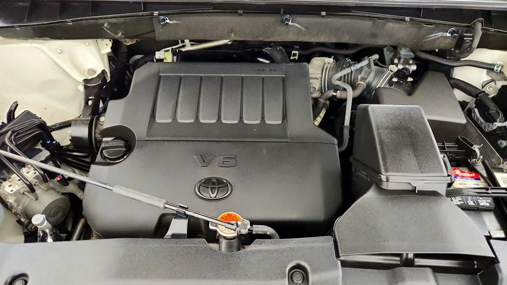 Used 2016 Blizzard Pearl Toyota AWD 4dr V6 Limited w/ Driver Tech & Rear Entertainment image 27
