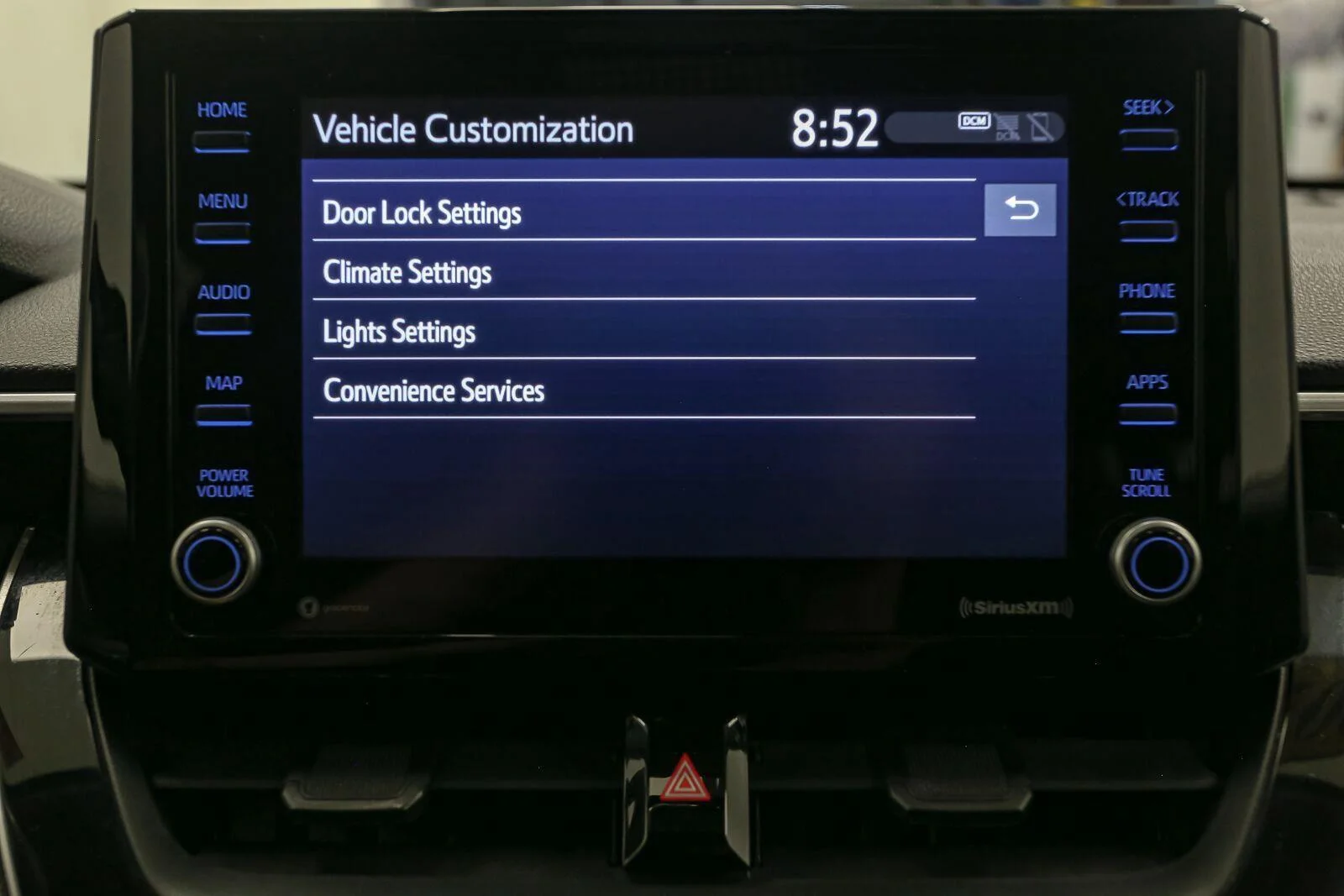 Used 2022 Wind Chill Pearl Toyota LE image 29