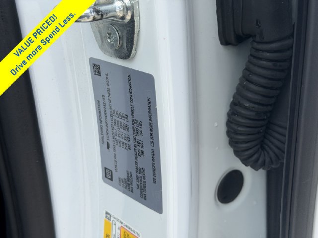 Used 2024 Summit White Chevrolet LT image 39
