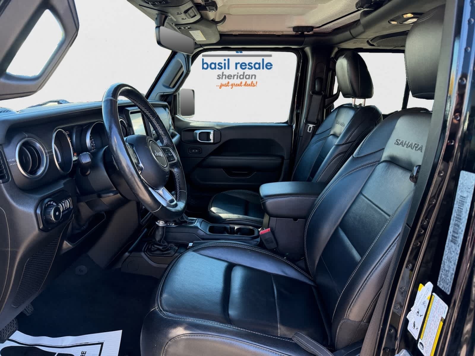 Used 2019 Black Jeep Sahara image 13