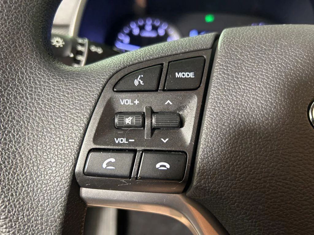 Used 2020 Cream White Hyundai Value image 21