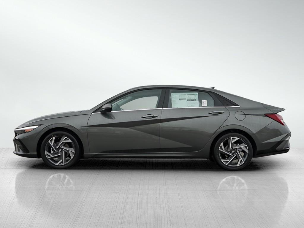 New 2026 Amazon Gray Hyundai Limited Sedan FWD image 28