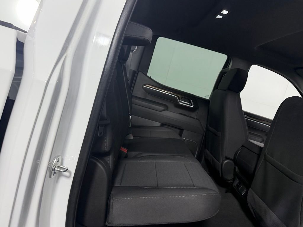 Used 2025 White Chevrolet LT image 30