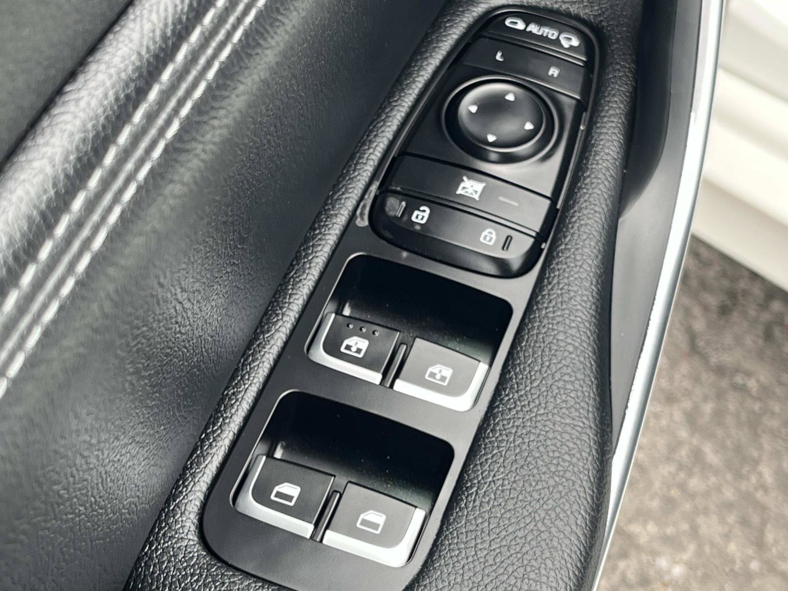 Used 2021 Snow White Pearl Kia GT-Line image 23