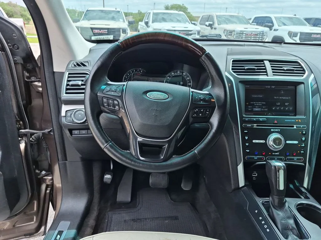 Used 2016 Brown Ford Platinum image 31