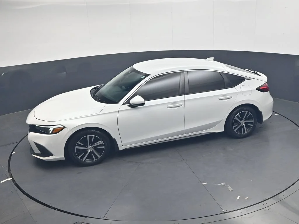 Used 2023 Platinum White Pearl Honda LX image 23