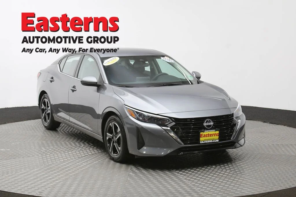 Used 2024 Gray Nissan SV image 3