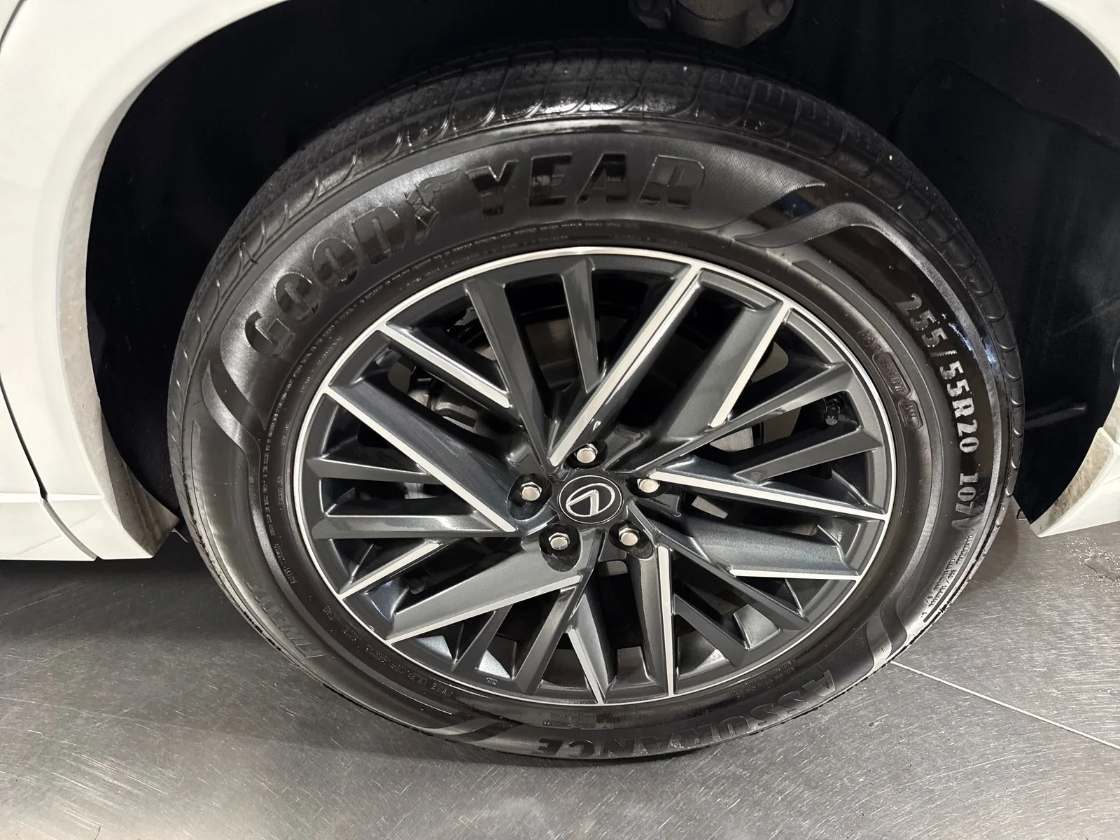 Used 2024 Wind Chill Pearl Lexus 350 Premium image 12