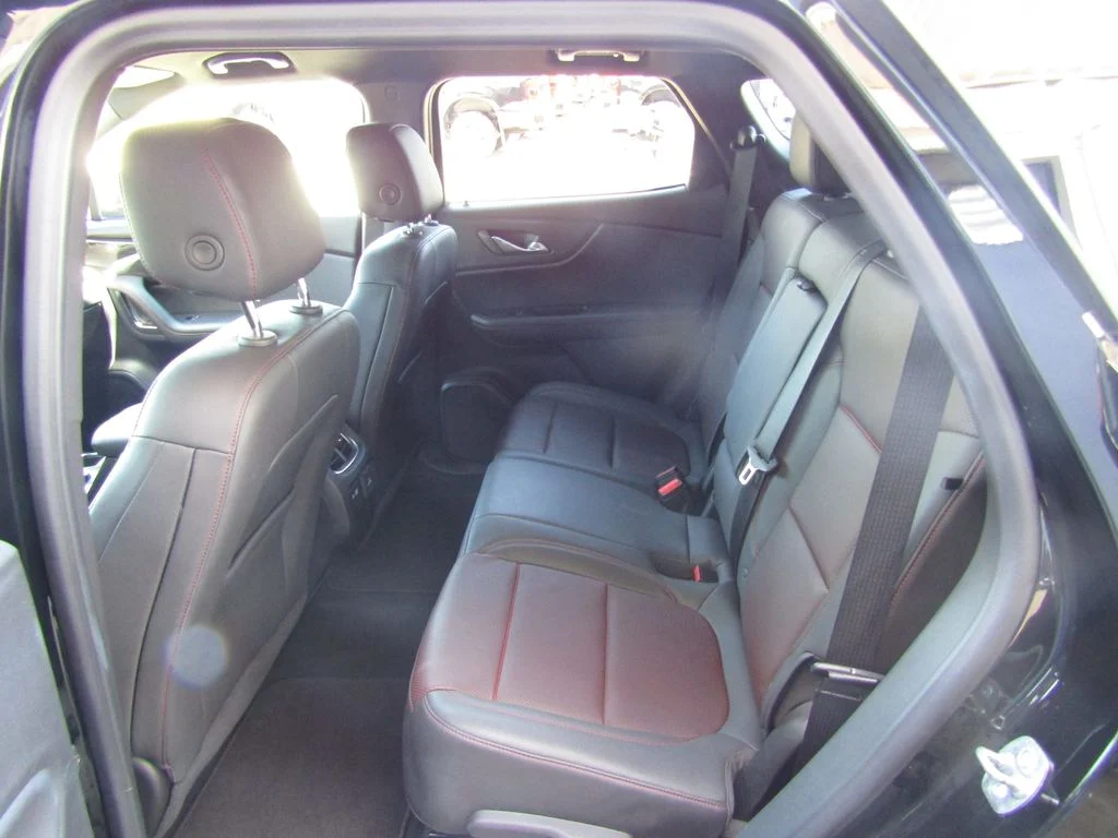 Used 2025 Black Chevrolet RS image 32