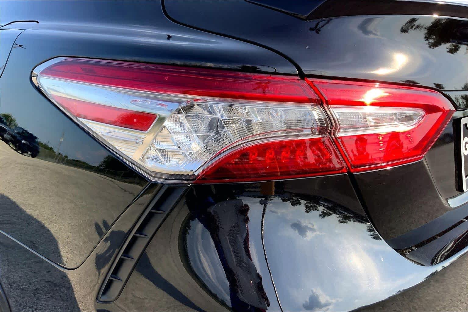Used 2019 Midnight Black Metallic Toyota XSE image 28