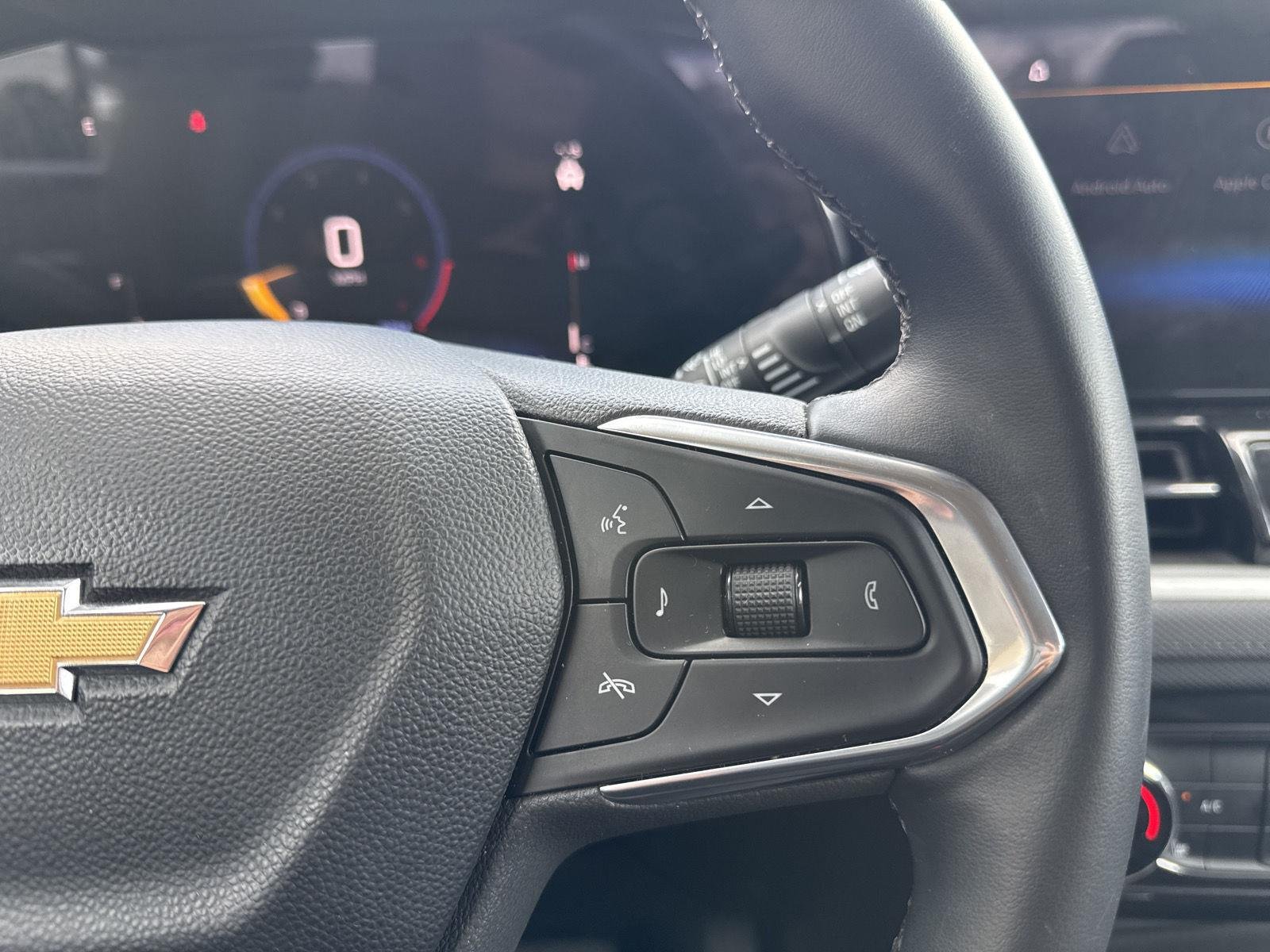 Used 2024 Fountain Blue Chevrolet LT image 14